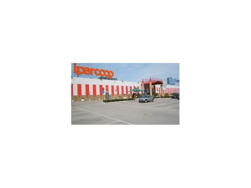 Ipercoop Afragola, parte il ridimensionamento Ipercoop Afragola, parte il ridimensionamento