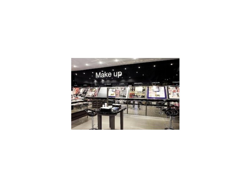 Le Profumerie Limoni di Roma cambiano look - Distribuzione Moderna Le Profumerie Limoni di Roma cambiano look - Distribuzione Moderna