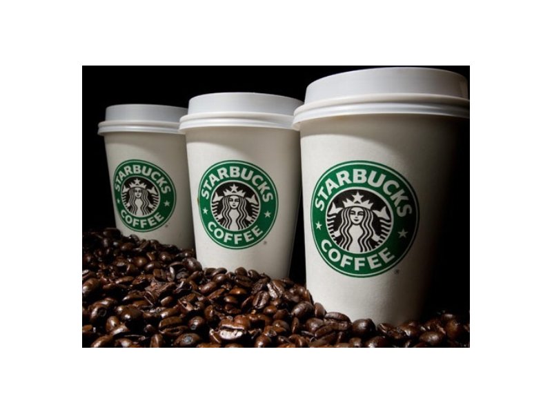 Starbucks: via libera agli alcolici per raggiungere quota 100 miliardi
