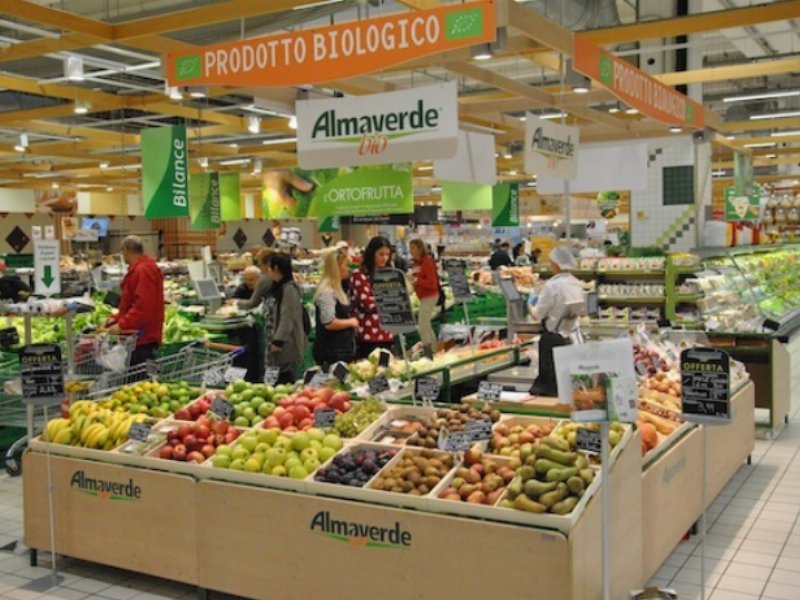 Almaverde Bio lancia nuove Isole espositive con Conad