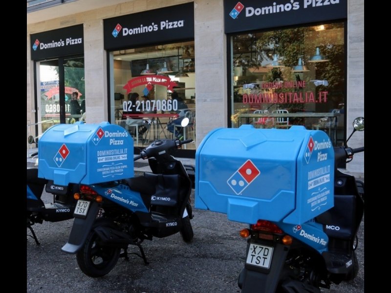 Domino's apre la sua prima pizzeria in Italia