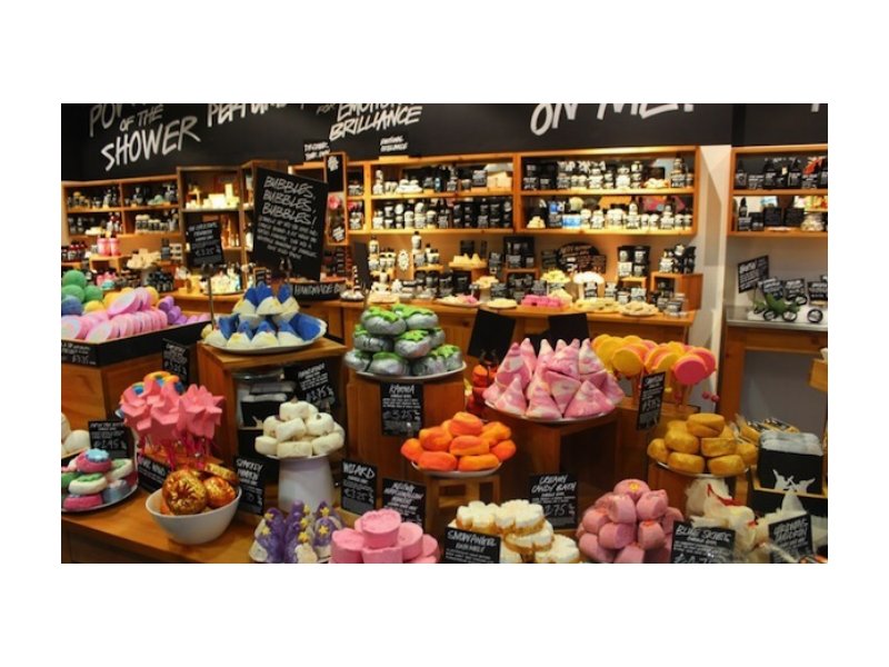 Lush riapre rinnovato a Pisa