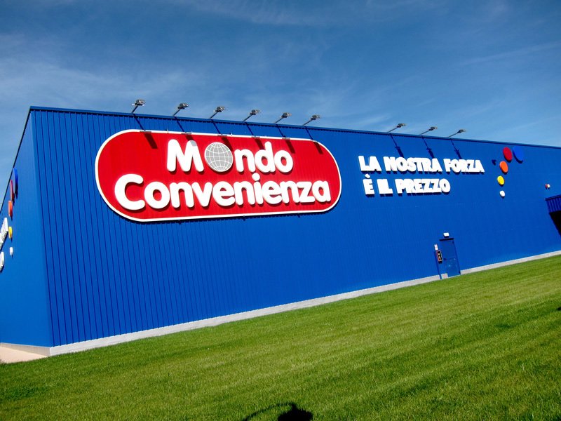 Mondo Convenienza rinnova il punto vendita di Prato