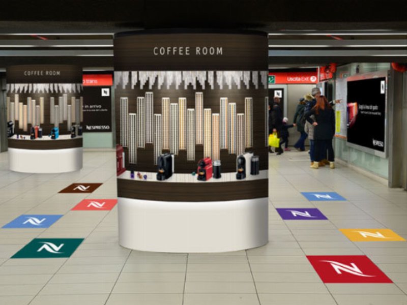 Nespresso fa sosta alla fermata Duomo della metro milanese