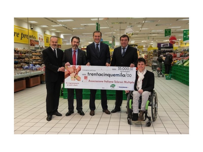 Pam Panorama dona 35mila euro ad Aism Pam Panorama dona 35mila euro ad Aism