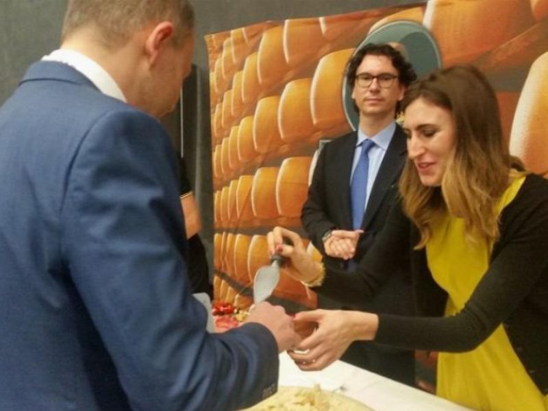 Parmigiano Reggiano conta due milioni di contatti ad Expo