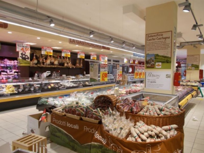 Apre a Pescara un nuovo supermercato ipersimply