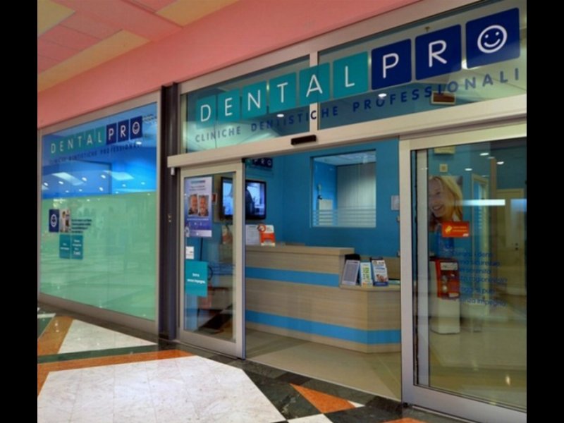 Dental Pro acquista DentalDent e si avvicina alle 100 cliniche nei centri commerciali