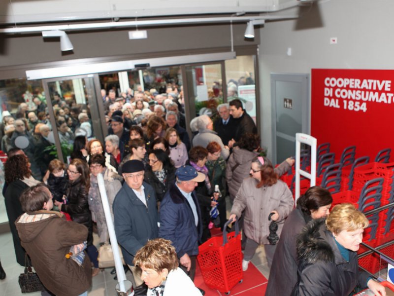 Inaugurato oggi a Montesilvano (PE) il nuovo supermercato coop