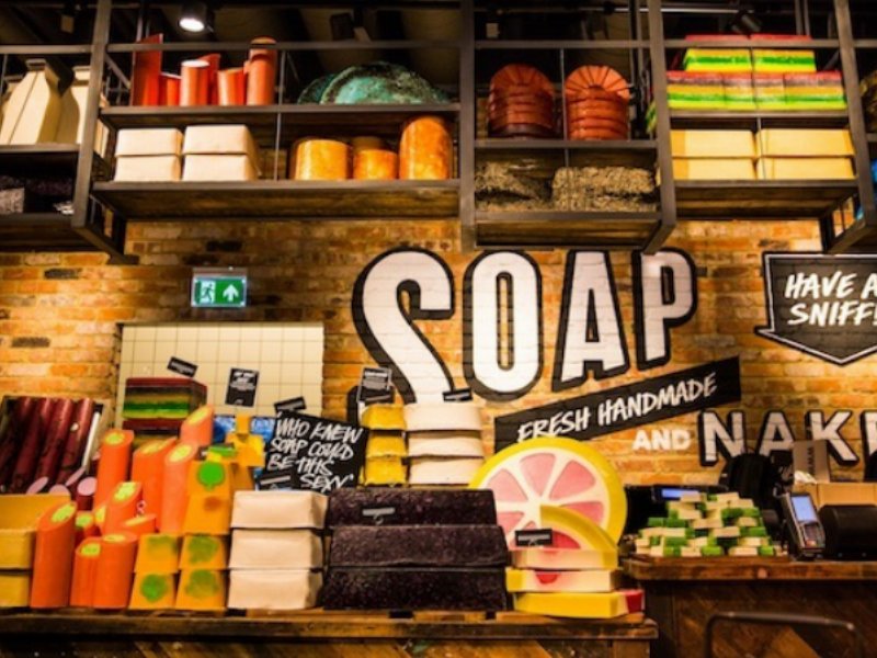 Lush inaugura il nuovo flagship in Piazza Duomo a Milano