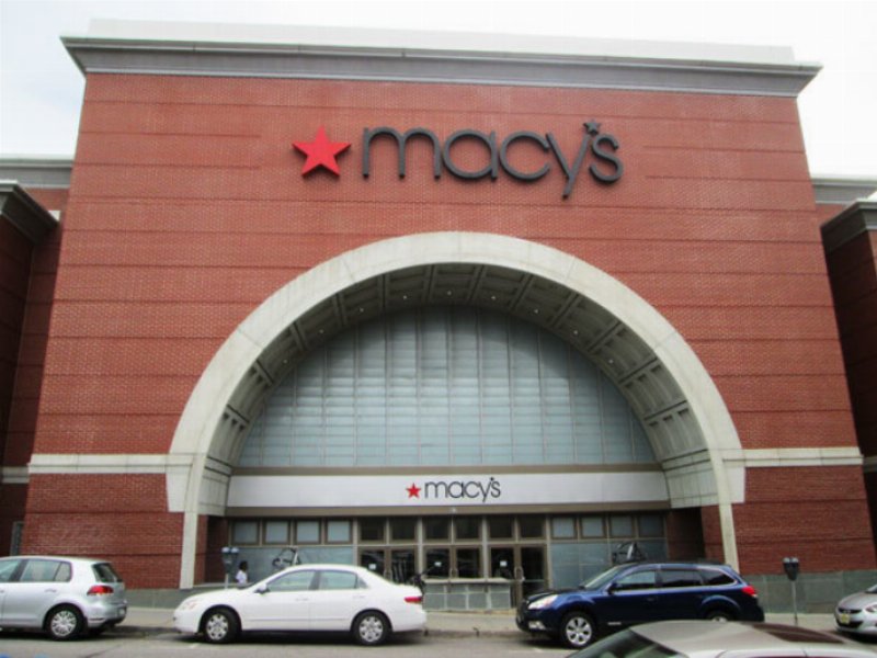 Macy’s arranca, colpa dell’e-commerce