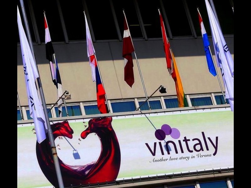 Vinitaly: a cinquant'anni è più scattante che mai