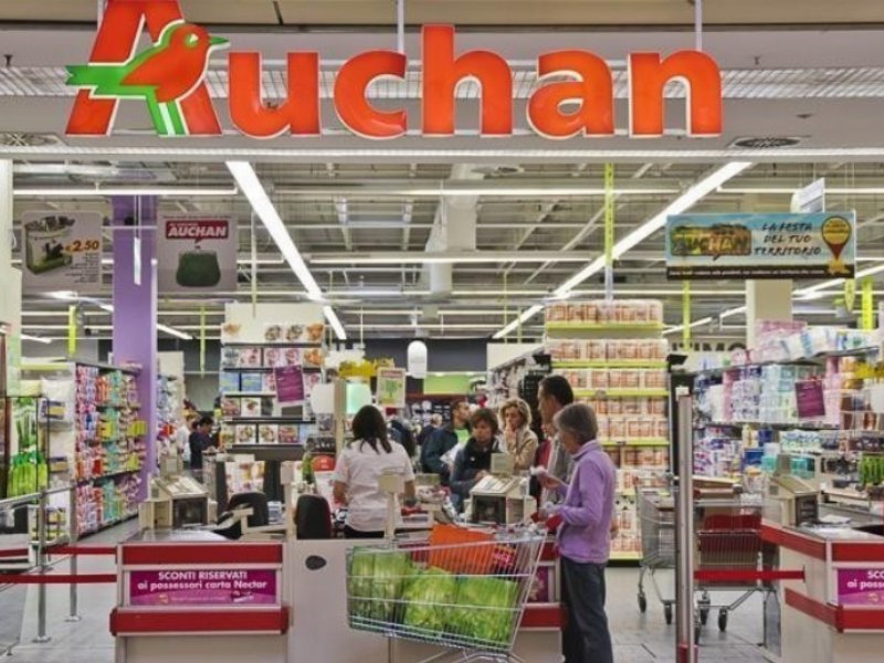 Auchan abbandona le uova da allevamenti in gabbia