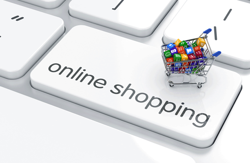 La coppia shopping&smartphone piace agli italiani, anche offline