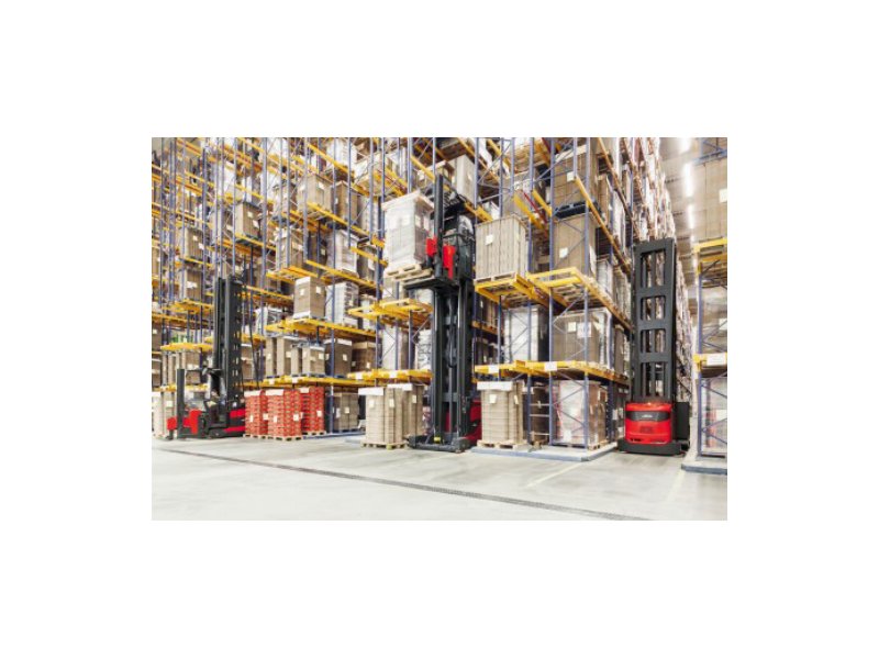 Linde Material Handling presenta i nuovi carrelli VNA