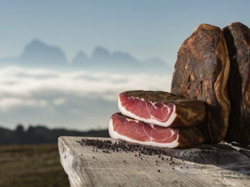 Speck Alto Adige IGP compie vent’anni