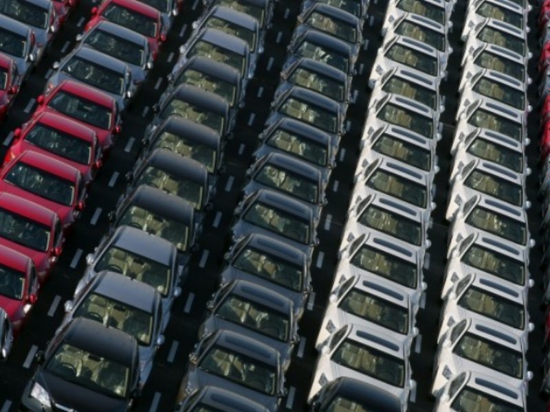 Frena il mercato auto a maggio -2,8%