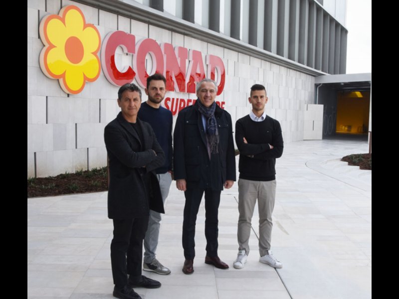 Il centro Conad “Il lago” apre i battenti