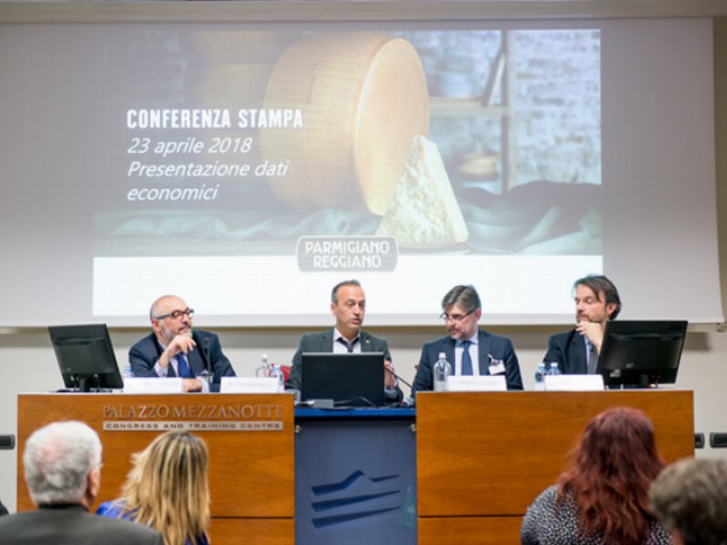 Parmigiano Reggiano: record per produzione e export