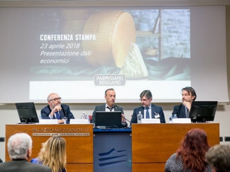 Parmigiano Reggiano: record per produzione ed export