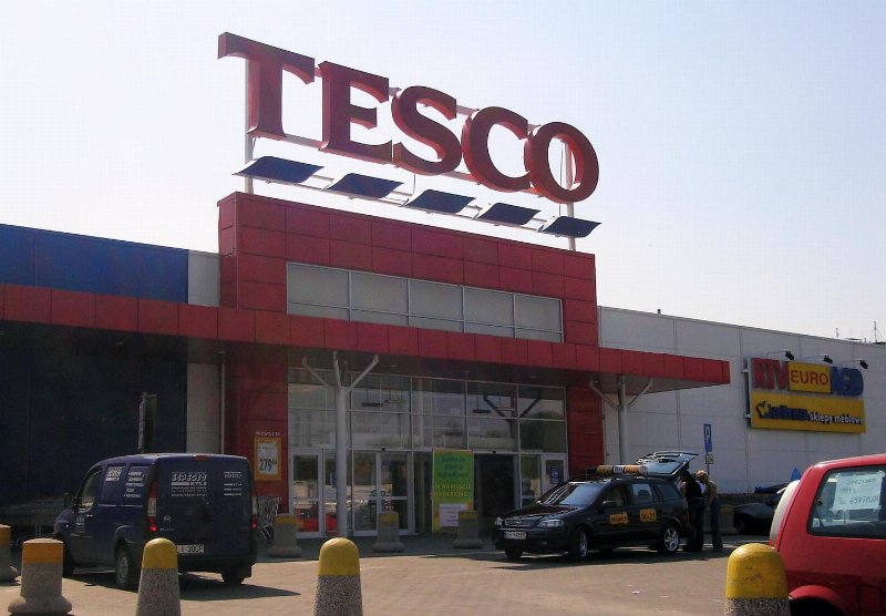Riflettori puntati su Tesco e Carrefour