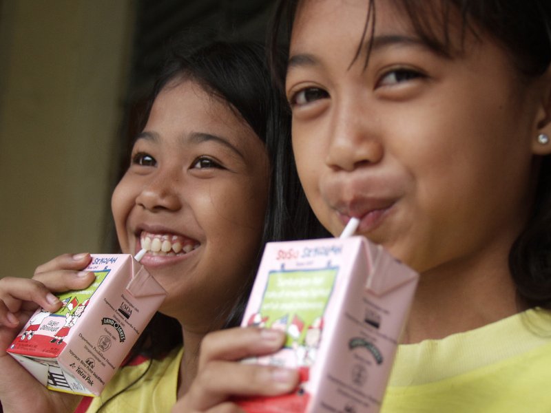 Tetra Pak sta sviluppando delle cannucce di carta per i suoi contenitori monoporzione