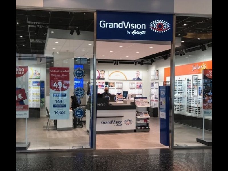 EssilorLuxottica tocca 17.200 punti vendita con l'acquisto di GrandVision