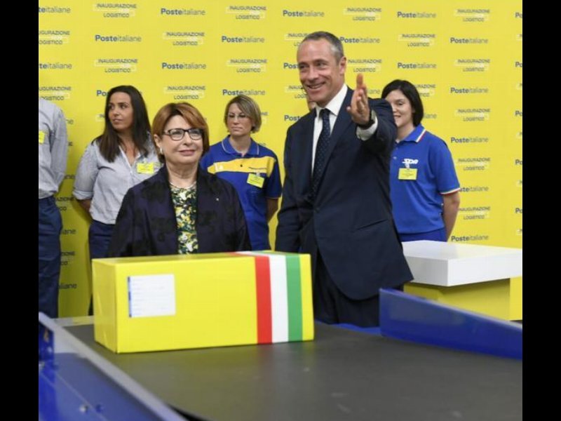 Poste Italiane inaugura a Bologna il super hub per il commercio elettronico