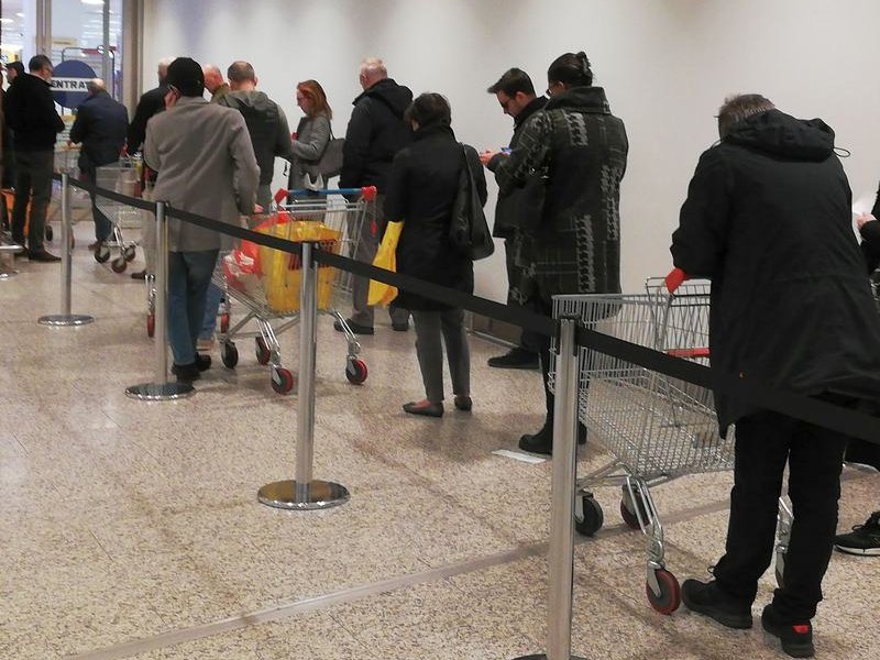 Covid 19: al supermercato torna la grande paura. Coprifuoco per la ristorazione