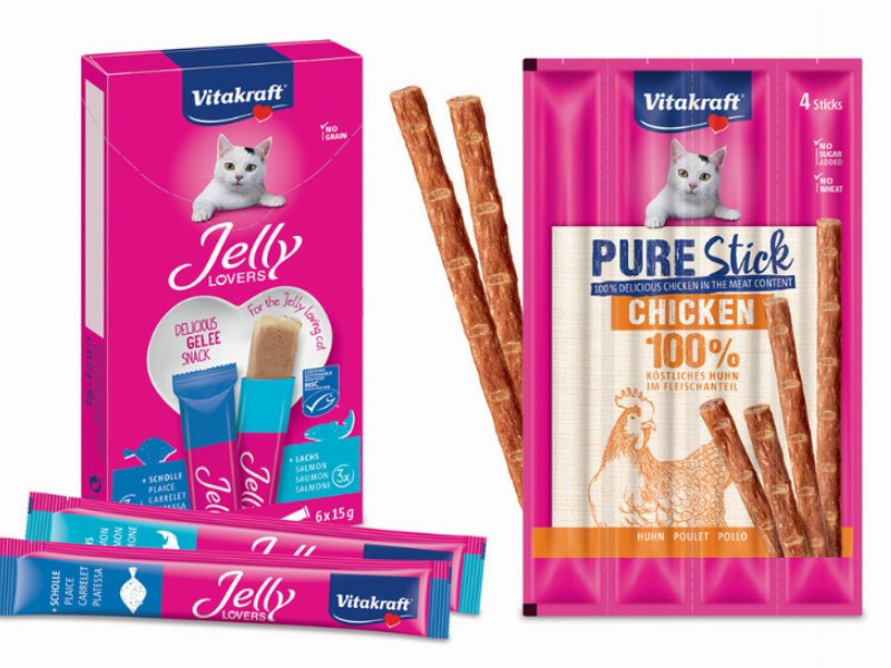 Da Vitakraft due novità esclusive per gatti: snack in gelatina e stick monoproteici