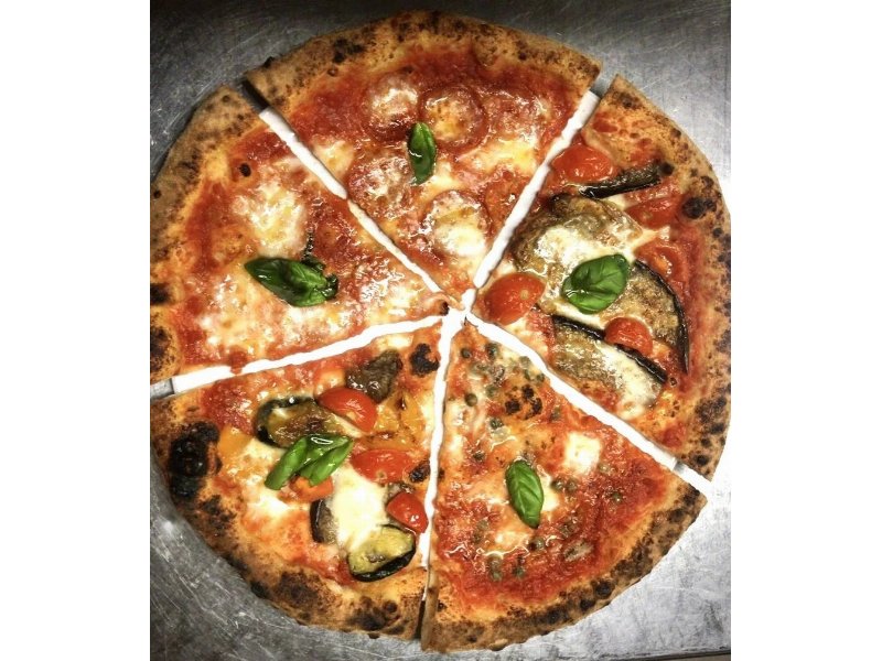 Deliveroo, crescono i consumi di pizza a domicilio