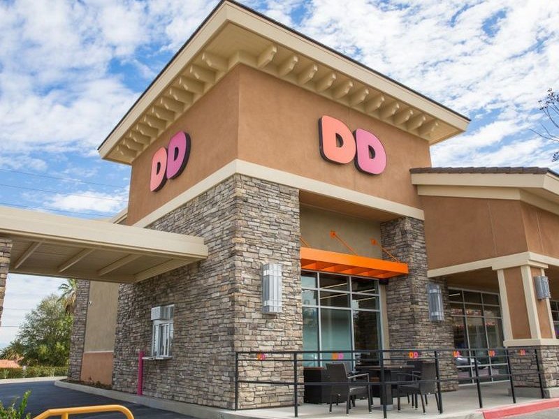 Dunkin' annuncia la chiusura di 800 locali Usa