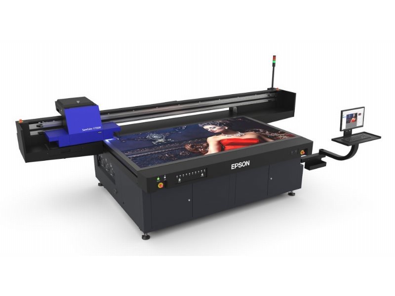  Epson annuncia SureColor SC-V7000: la sua prima stampante piana UV LED