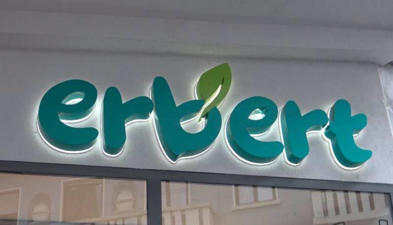 Erbert inaugura a Milano