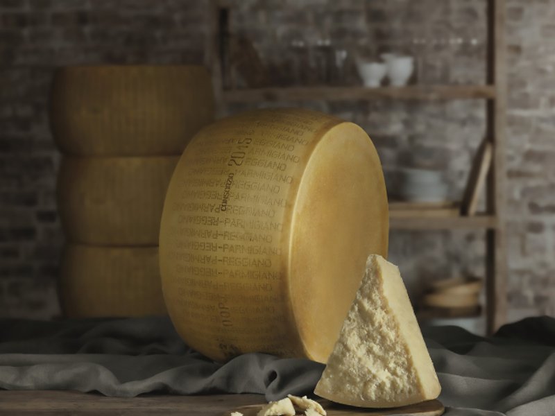 parmigiano-reggiano-il-canale-diretto-punta-a-mezzo-milione-di-forme