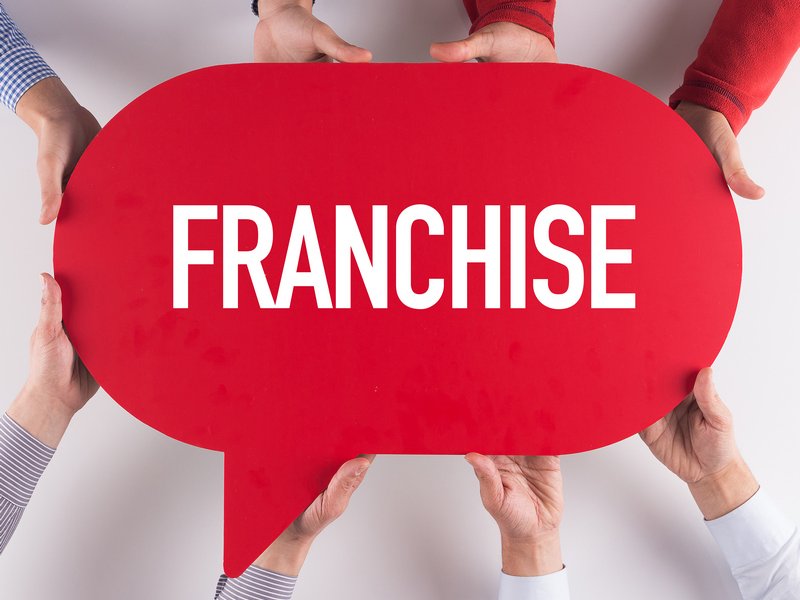 Il franchising tiene alta la bandiera del retail