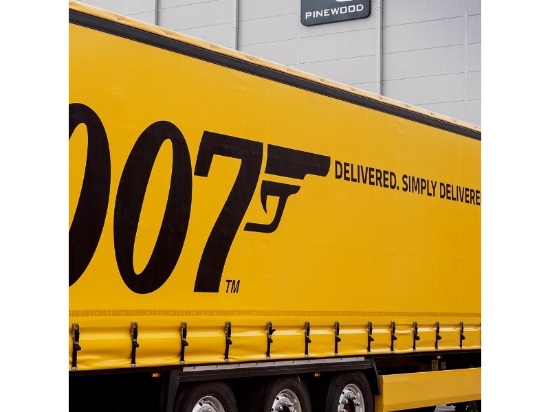 DHL è official logistics partner del 25° film di James Bond