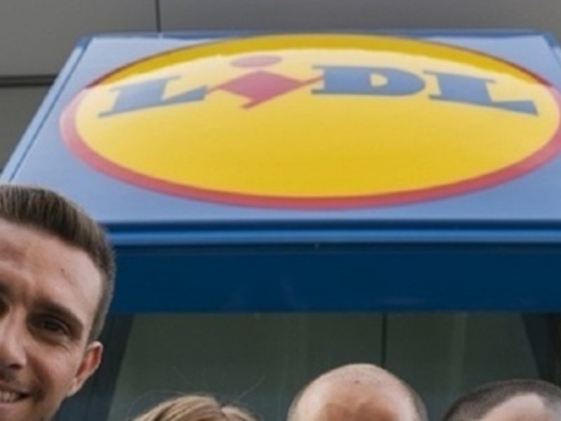 Lidl dona prodotti alimentari di prima necessità