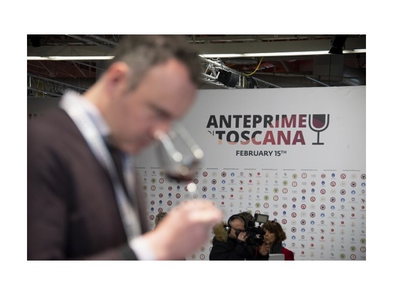 Ismea: più della metà del vino toscano vola all’estero