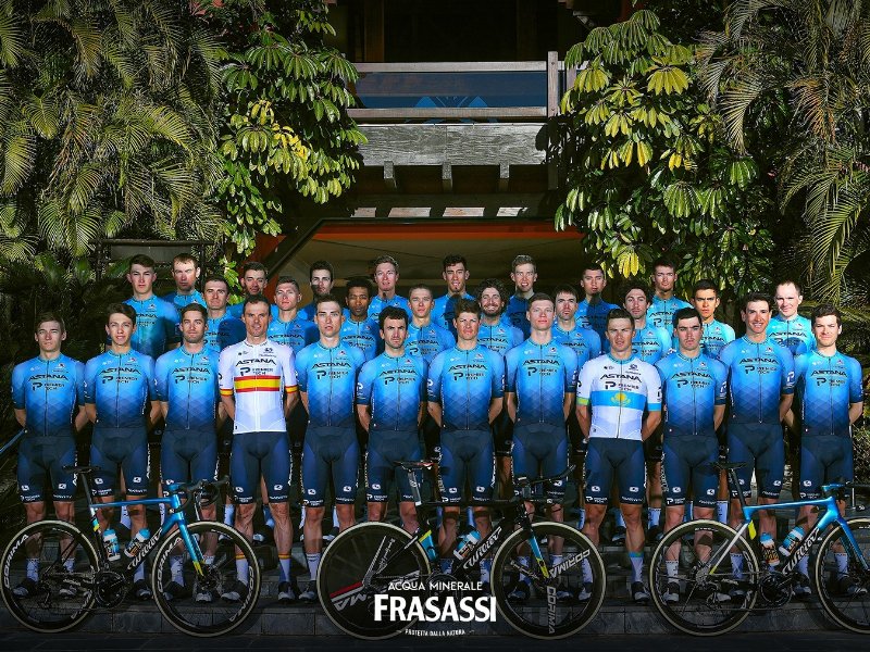 Acqua Frasassi in sella con i campioni di Astana-Premier Tech