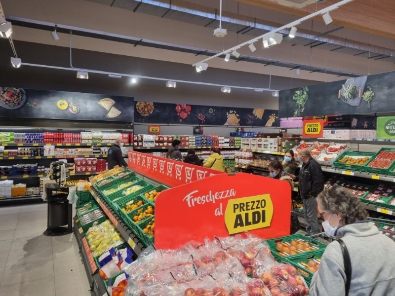 Aldi: riparte in presenza la Giornata nazionale della colletta alimentare