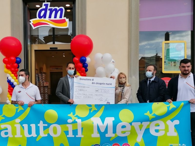 Dm inaugura a Prato il primo punto vendita