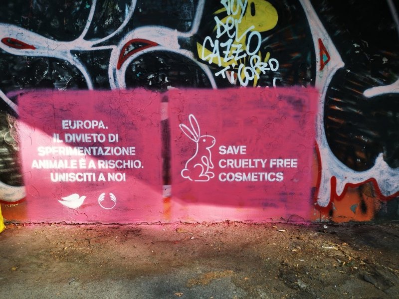 Dove e The Body Shop invadono Milano per sensibilizzare sulla sperimentazione animale per fini cosmetici