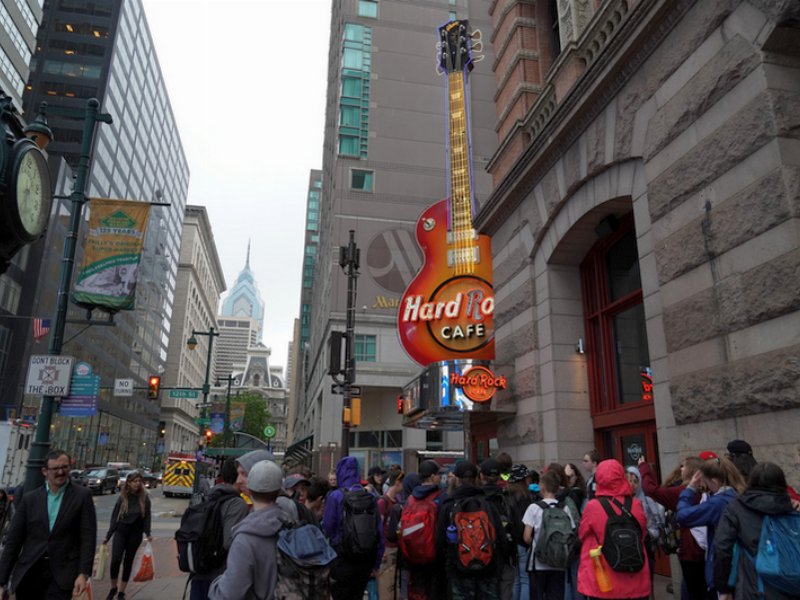 Hard Rock Cafe apre nel centro di Milano