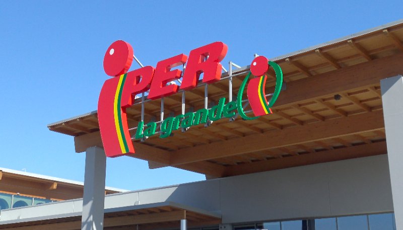 Iper La grande i si rinnova a Rozzano (MI)