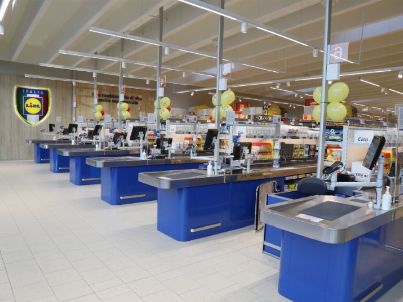 Lidl  cambia look e si rinnova a Udine