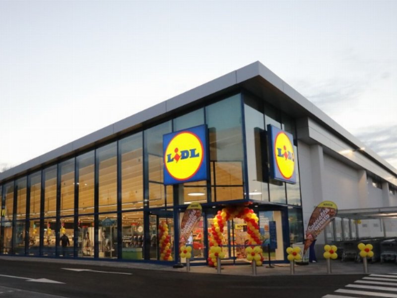 Lidl inaugura a Bergamo un nuovo supermercato green