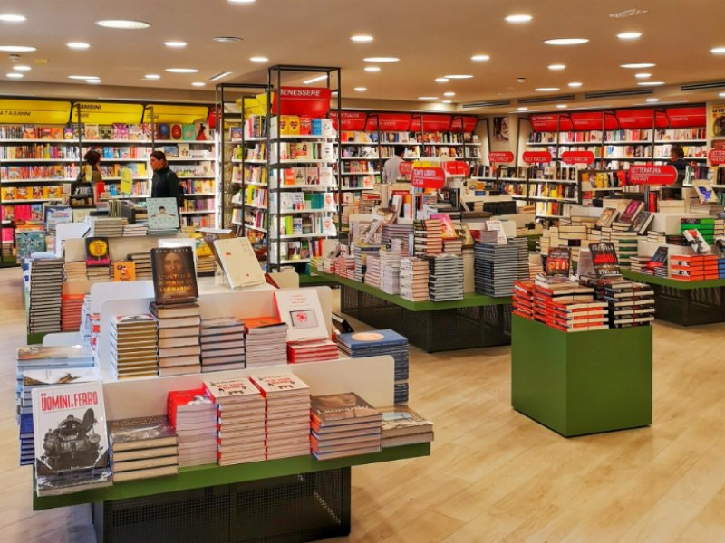 Mondadori retail: 10 nuove librerie e un percorso di formazione per i librai della rete