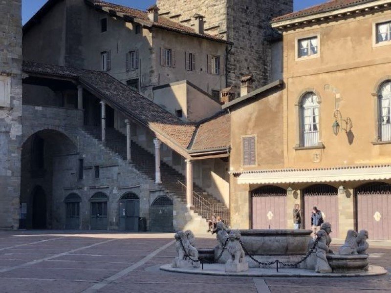 Rigoni di Asiago: sì al restyling della fontana Contarini a Bergamo