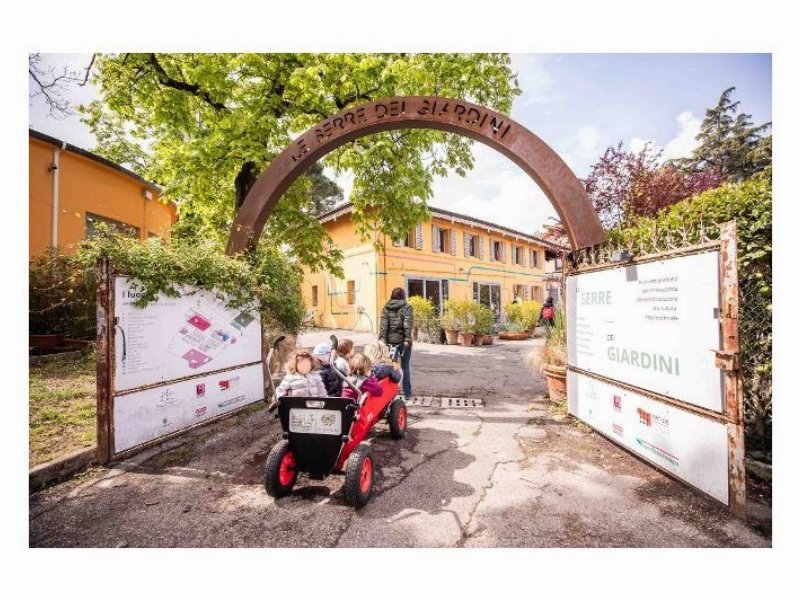 Unigrà “mette le ruote” a un nuovo walking wagon  per la scuola itinerante Kw Baby di Bologna